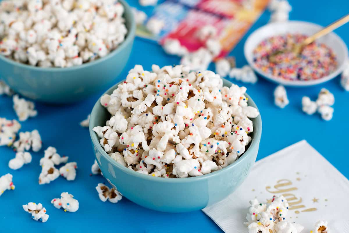 Delicious White Chocolate Confetti Popcorn Recipe